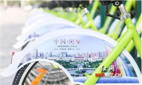 站點內(nèi)碼放整齊的公共自行車 站點內(nèi)碼放整齊的公共自行車